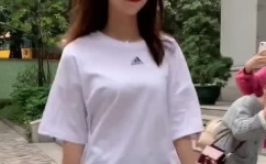 农村小姐姐走路视频素材,展现自然风情